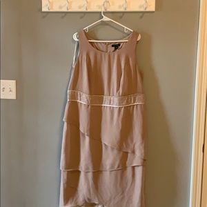 Le bos 14 w ladies nude color dress